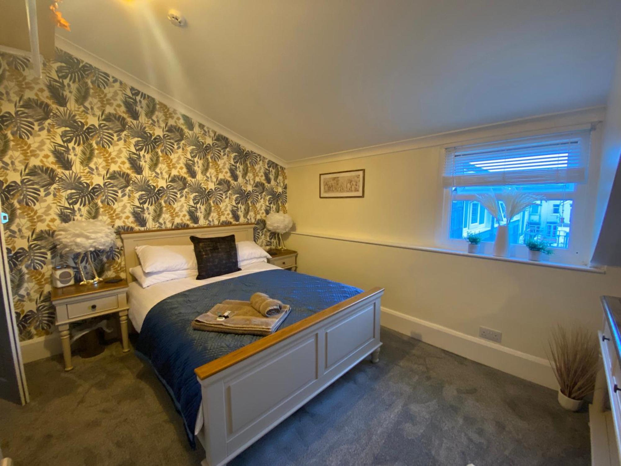 Butterfly Guest House Porthcawl Eksteriør billede
