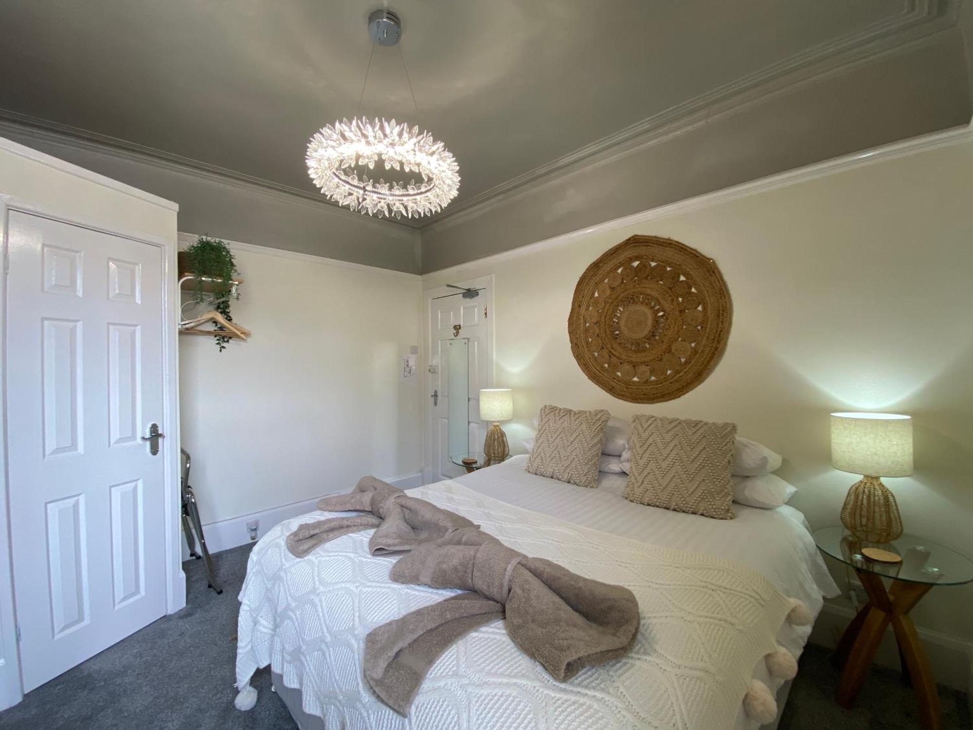 Butterfly Guest House Porthcawl Eksteriør billede
